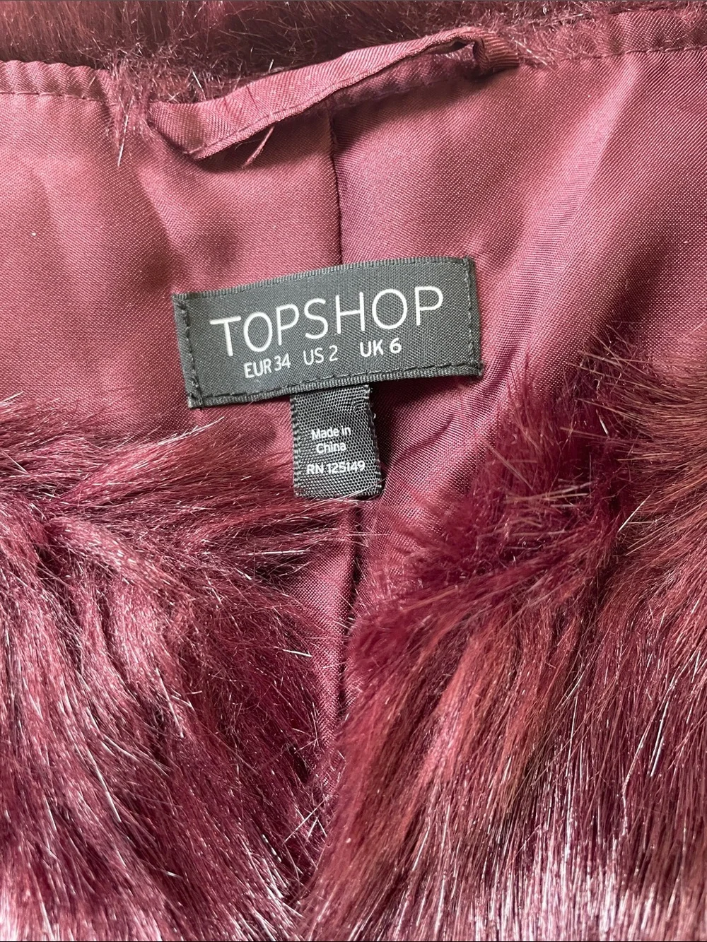 NWOT Topshop Plush Faux Fur Vest in Burgundy. Size 2. - Picture 2 of 4